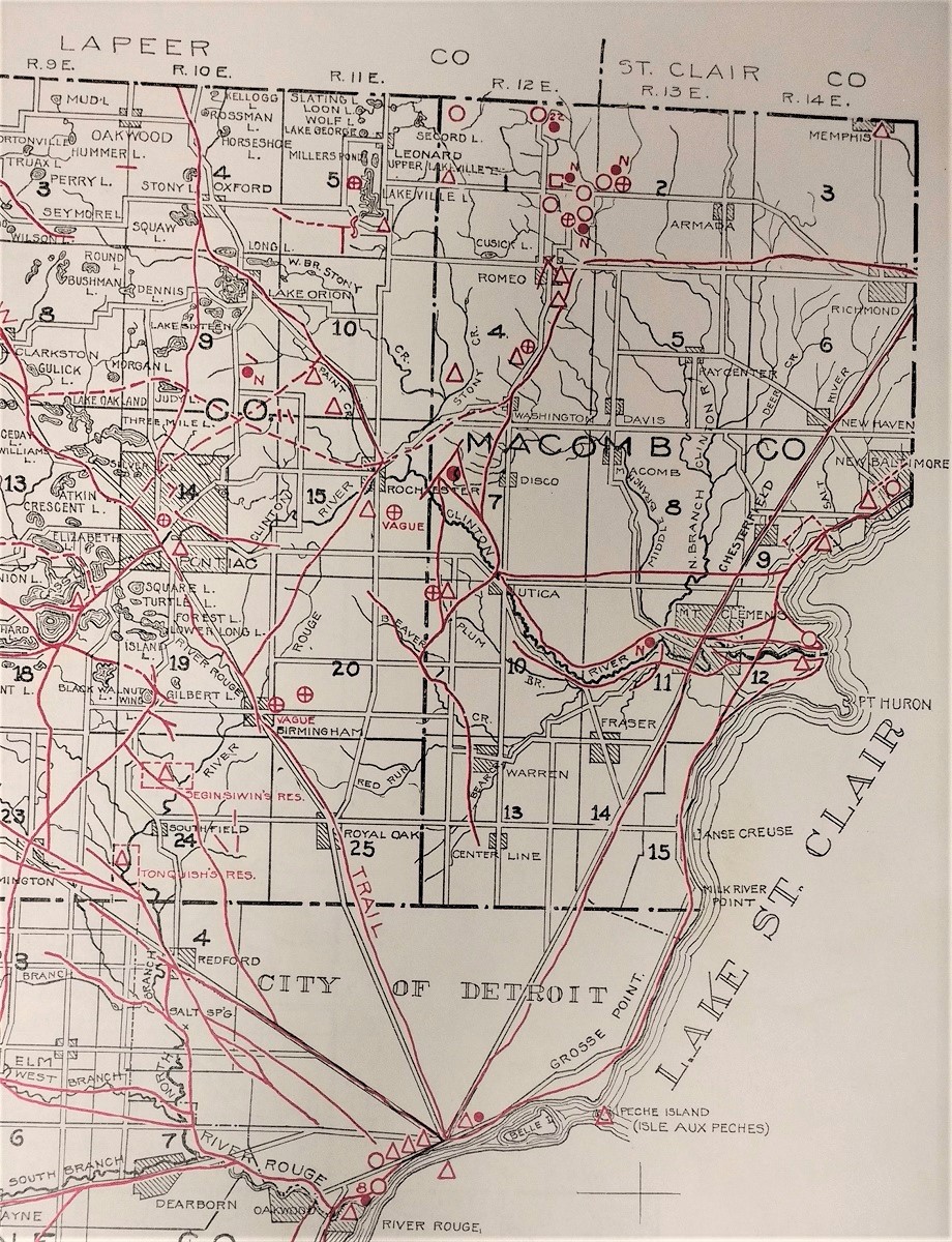 Excerpt from W. Hinsdale’s Archaeological Atlas of Michigan (1931)
showing Indian trails, villages, mounds, and burying grounds